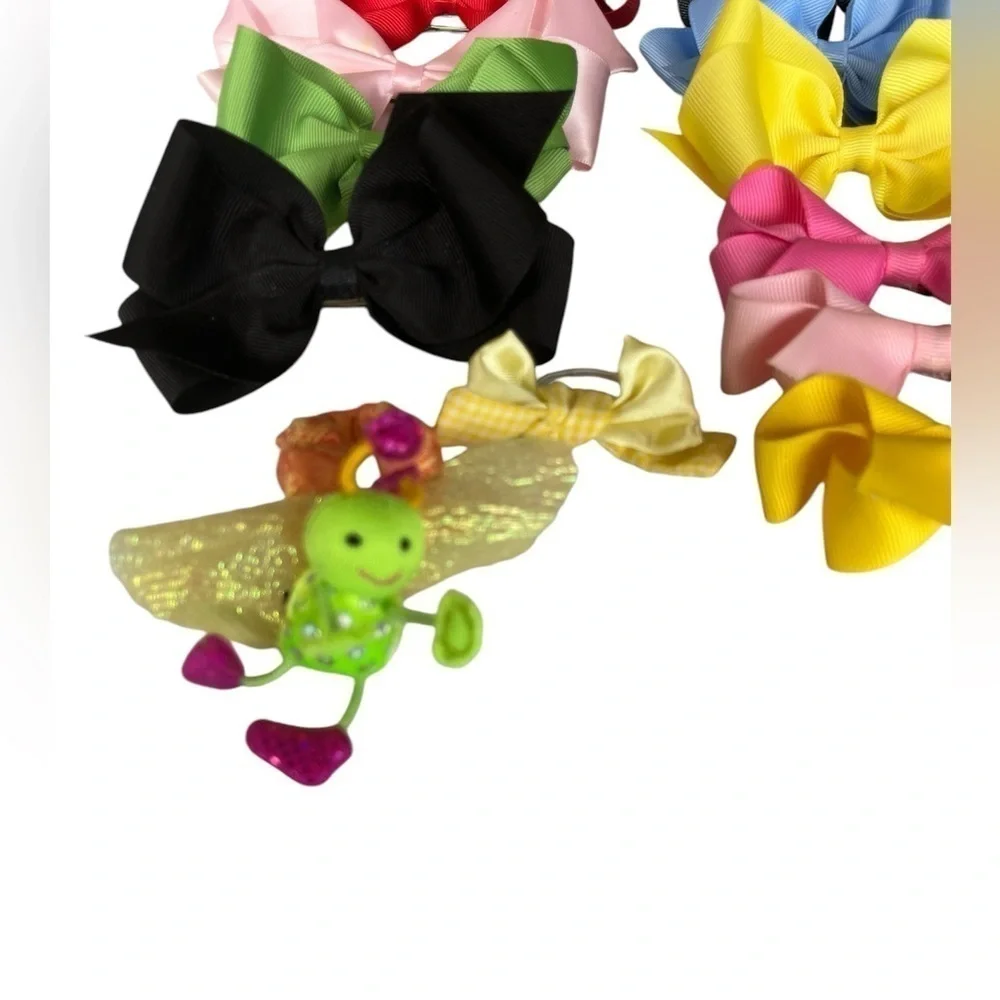 Assortment of Hair Bows.